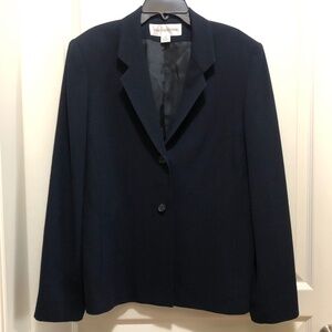 Jones New York size 12 women’s Navy Blazer 2 button lined polyester crepe